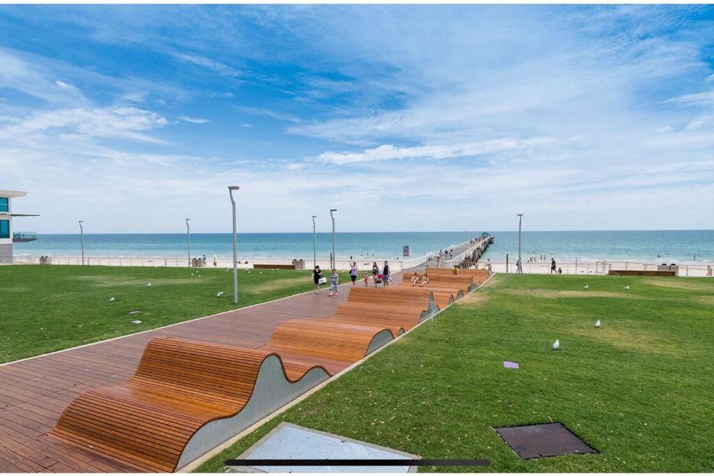 Rawsons Shack Beachfront Unit Suits Single Or Couple Henley Beach South Exterior photo